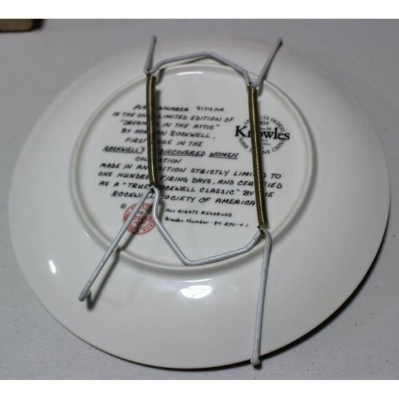 Collectible Knowles Plate "Dreaming in the Attic" Norman Rockwell, 1981 - Picture 4 of 8